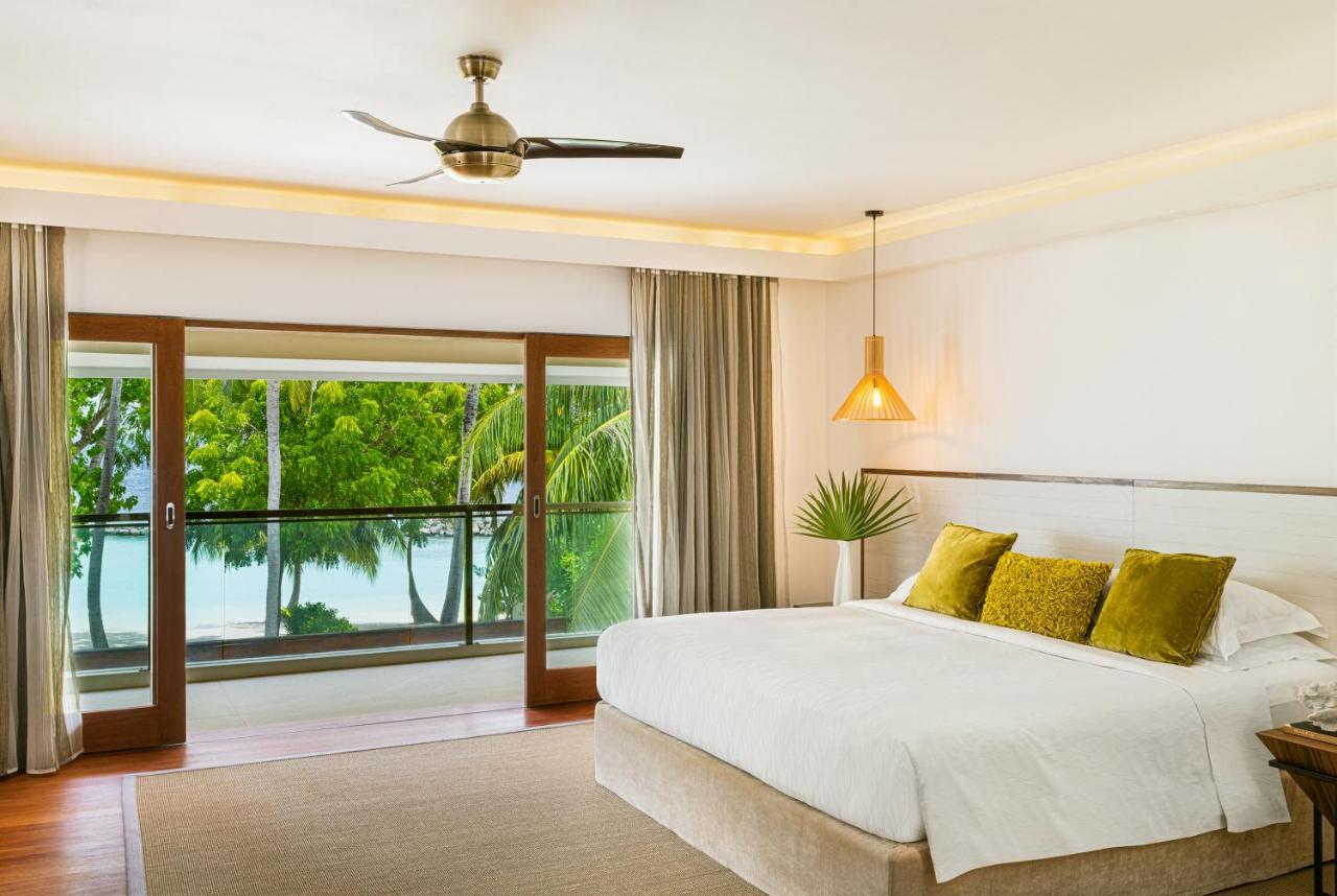 Kurumba Maldives Vihamanaafushi Exterior foto A bedroom at the resort