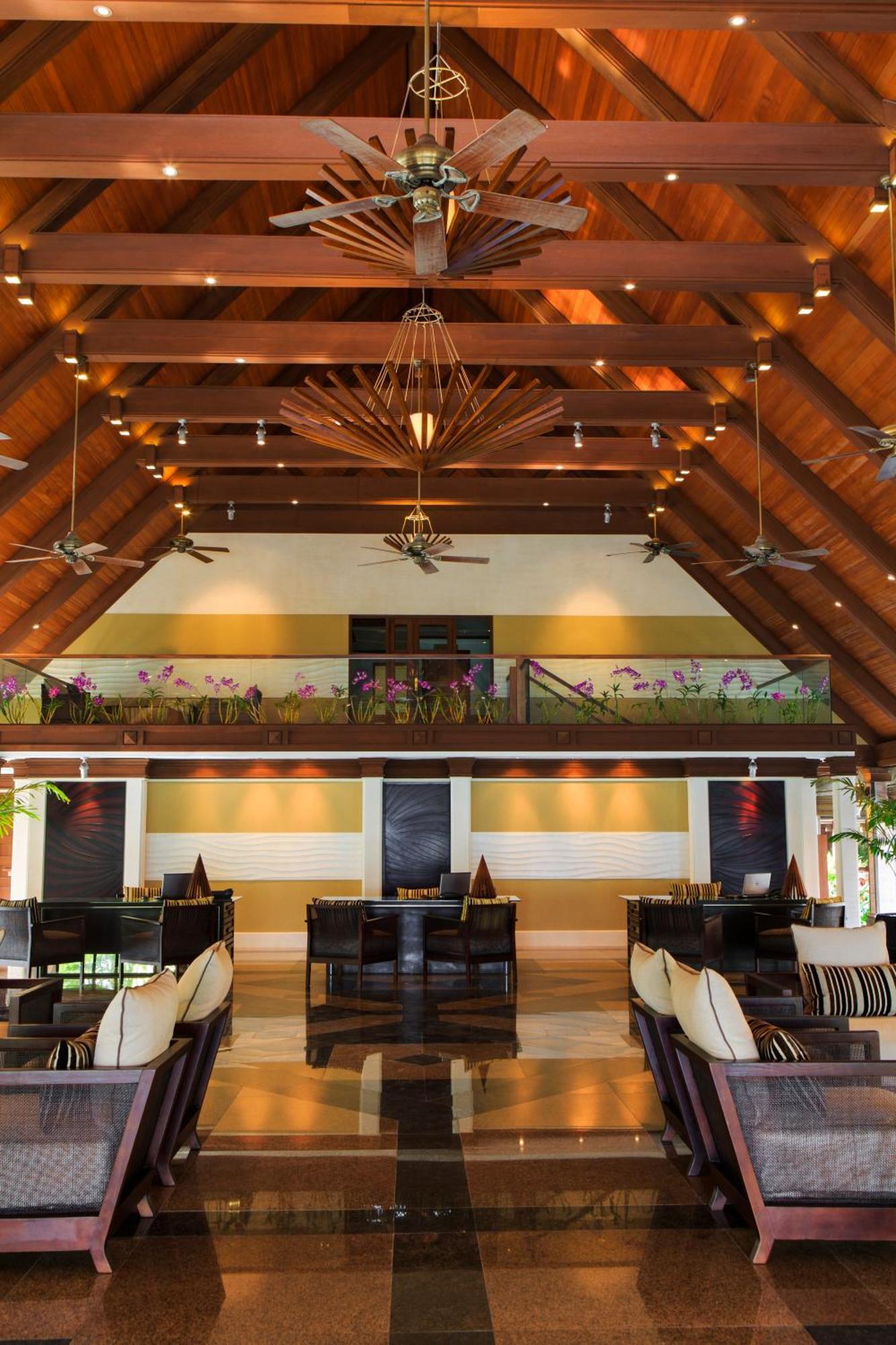 Kurumba Maldives Vihamanaafushi Exterior foto Interior of the restaurant