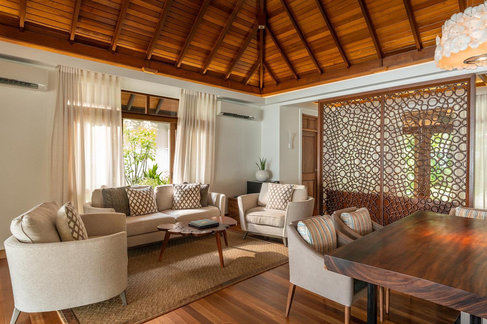 Kurumba Maldives Vihamanaafushi Exterior foto Interior of a villa at the resort