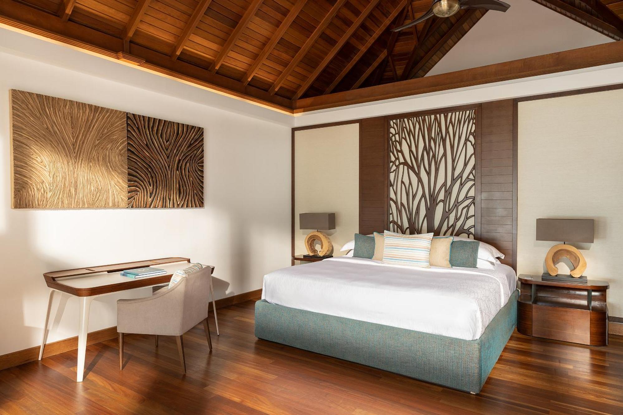 Kurumba Maldives Vihamanaafushi Exterior foto A bedroom at the resort