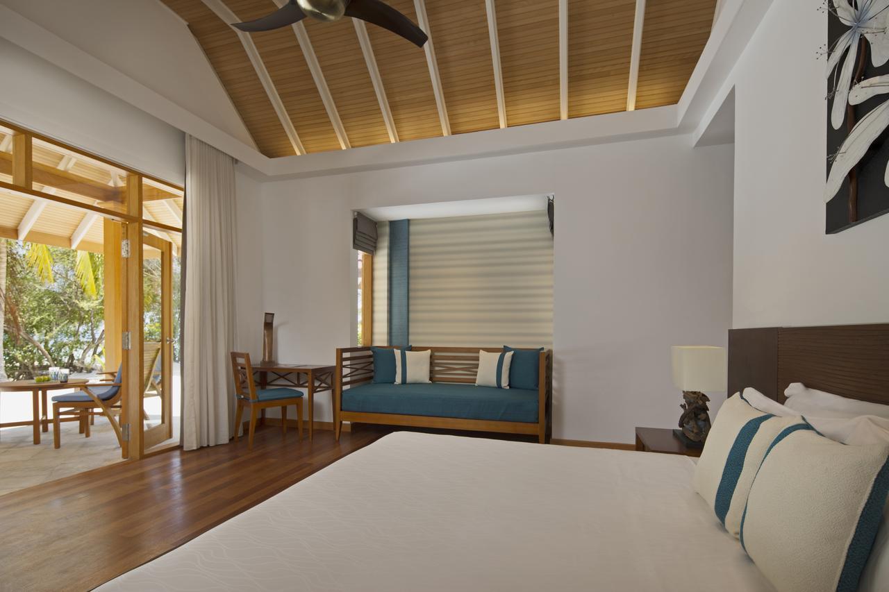Kurumba Maldives Vihamanaafushi Exterior foto A bedroom at the resort