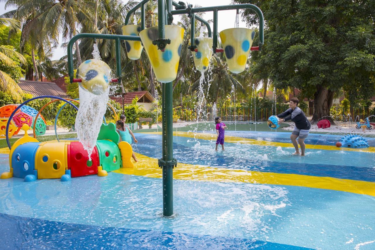 Kurumba Maldives Vihamanaafushi Exterior foto Splash Island